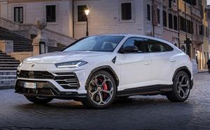 Lamborghini Urus Shiny Black Package